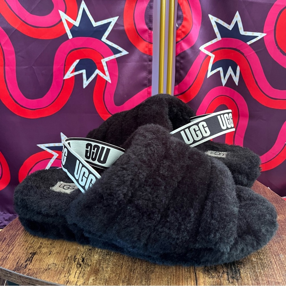 Ugg Fluff Yeah Slide Sandals Slippers Black Sheepskin Shearling Fluffy Logo EUC